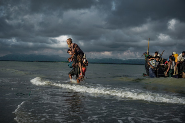 Bangladesh: Rohingya Refugees Flee to Bangladesh