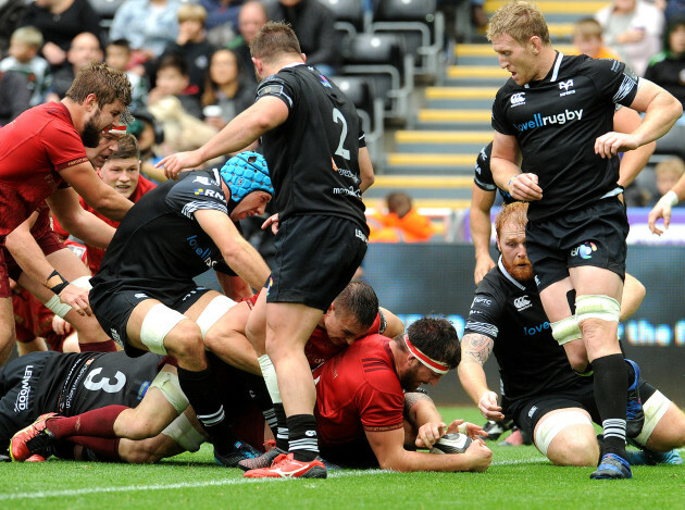 Jean Kleyn scores his sides first try