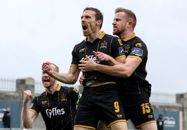 David McMillan celebrates scoring his sides first goal with Chris Shields and Seán Hoare 16/9/2017