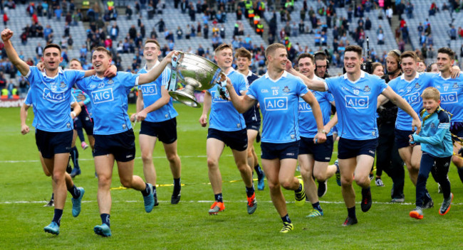 Niall Scully, Cormac Costello, Brian Fenton, Con O'Callaghan, Paul Mannion, Paddy Andrews and Diarmuid Connolly celebrate