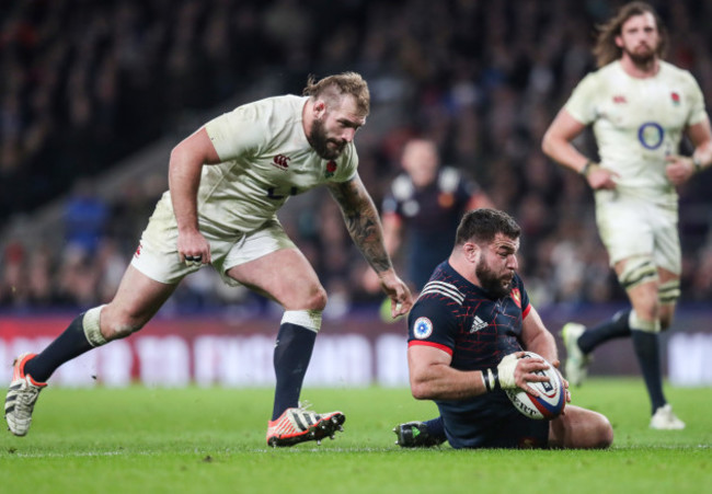 Xavier Chiocci scores a try