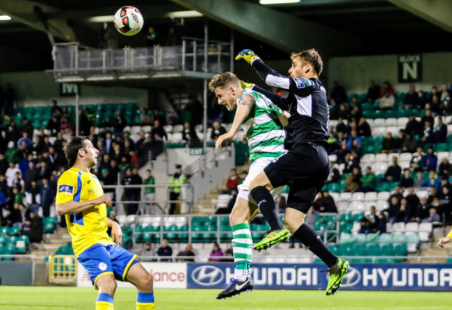 Tomer Chencinski clears the ball