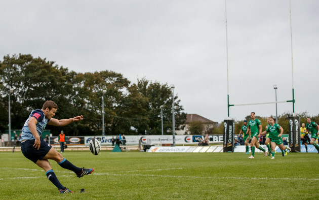 Jarrod Evans kicks the winning conversion