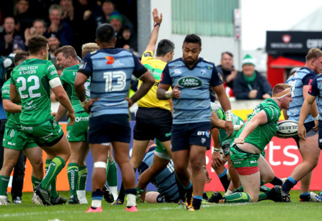 Shane Delahunt scores a try