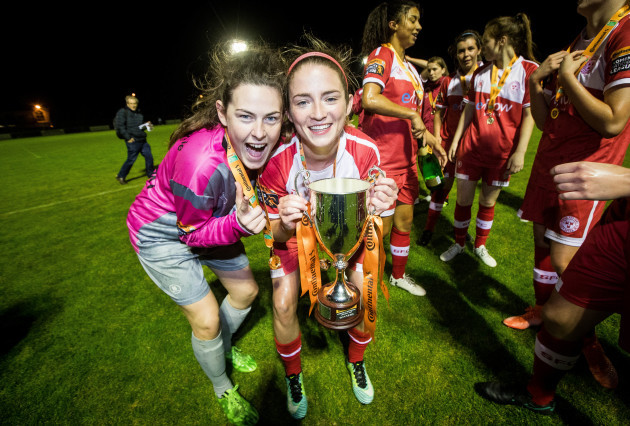 Amanda McQuillan and Siobhan Killeen celebrate with The Continental Tyres WNL League Cup