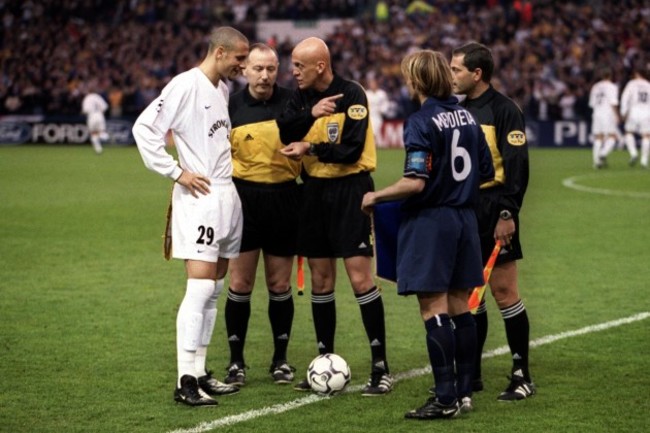 Soccer - UEFA Champions League - Semi Final First Leg - Leeds United v Valencia