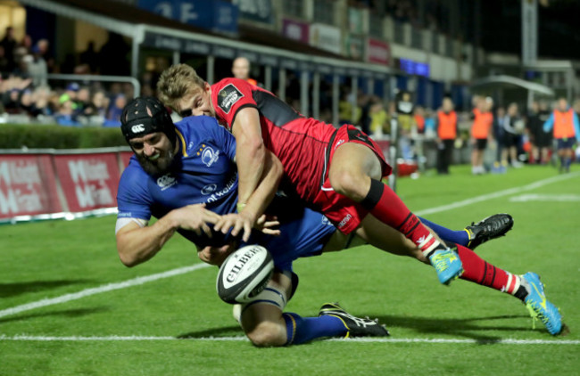 Scott Fardy fails to ground the ball under pressure from Dougie Fife