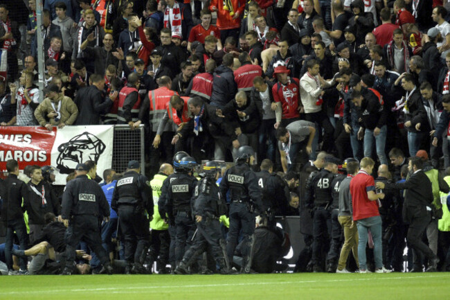 Lille Barrier Collapses