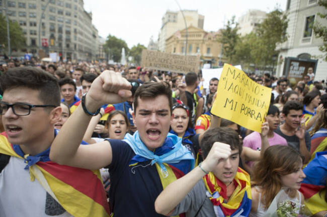 Spain: Catalans Take to Streets to Push Forward Independence Claim