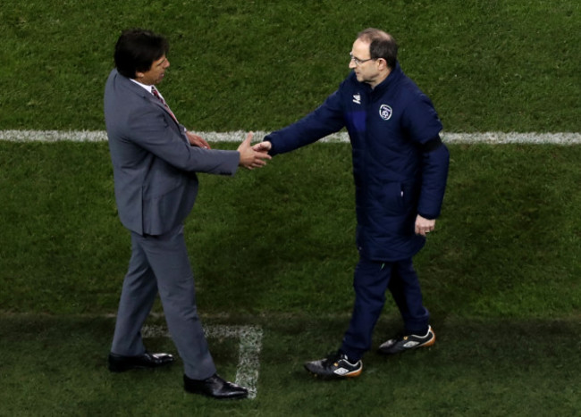 Martin O&rsquo;Neill with Chris Coleman at the final whistle