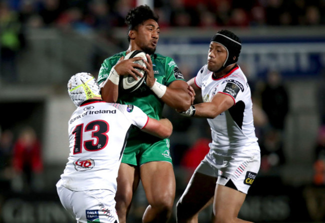 Luke Marshall and Christian Lealiifano tackle Bundee Aki