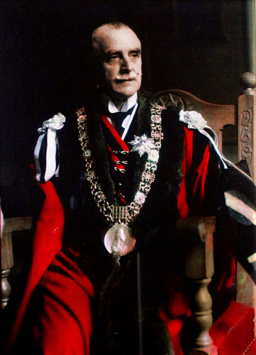 Byrne in his mayoral robes, 1954