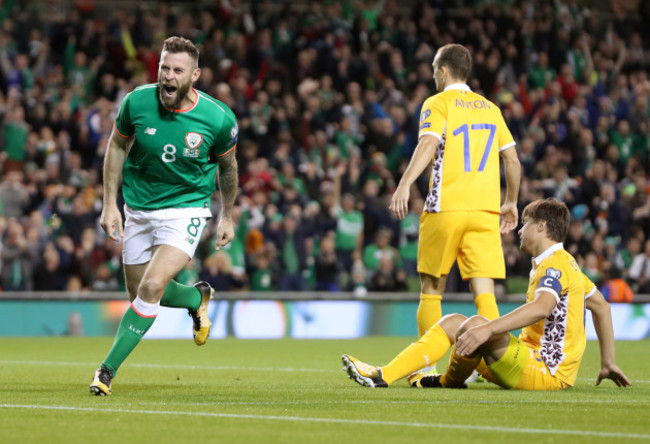 Daryl Murphy celebrates his goal