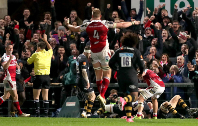 Stuart McCloskey scores a try