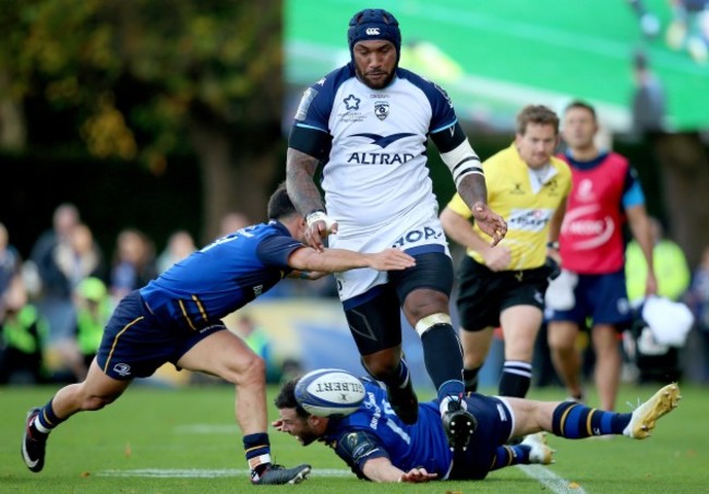 Jamison Gibson-Park tackles Nemani Nadolo