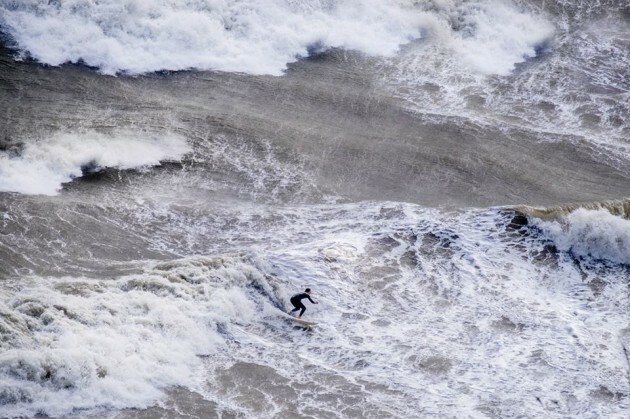 Storm Ophelia Surfer The Picture Makes The Ocean Look Rough