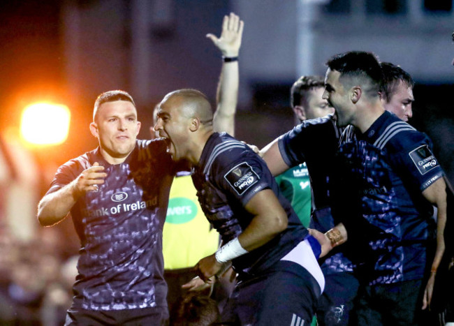 Simon Zebo celebrates scoring his sides first try