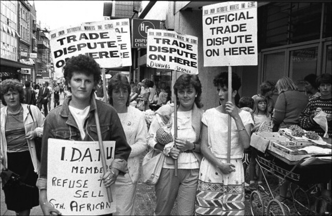 p30 On the picket line (Speirs)