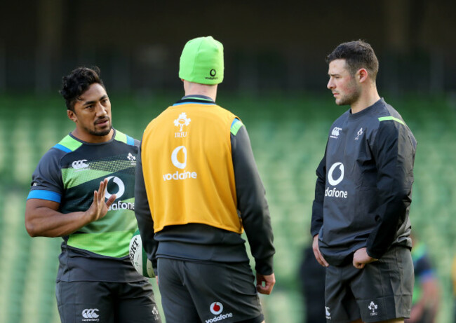 Bundee Aki, Jonathan Sexton and Robbie Henshaw