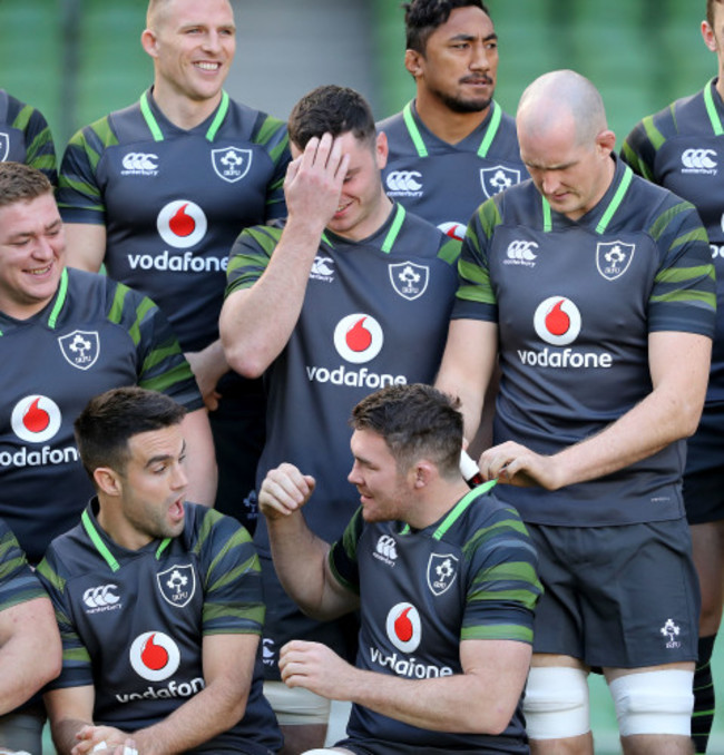 Andrew Conway, Bundee Aki, Tadhg Furlong, James Ryan, Devin Toner, Conor Murray and Peter O'Mahony during the team photo