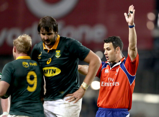 Ben O&rsquo;Keeffe awards a penalty to South Africa