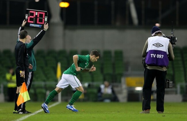 Wes Hoolahan come on in the 2nd half