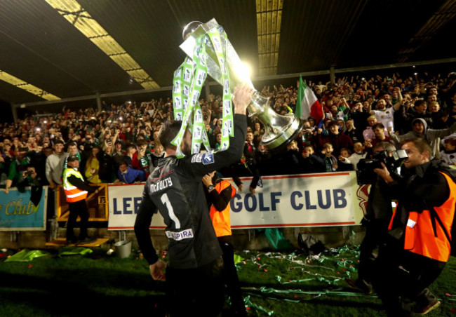 Mark McNulty celebrates winning The SSE Airtricity League