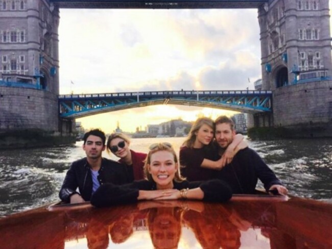 gigi-hadid-taylor-swift-double-date-boat-london