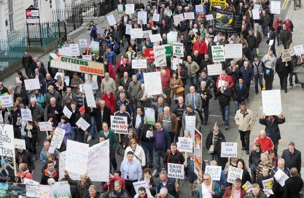 In pics: Hundreds march in Dublin in anti-austerity protest