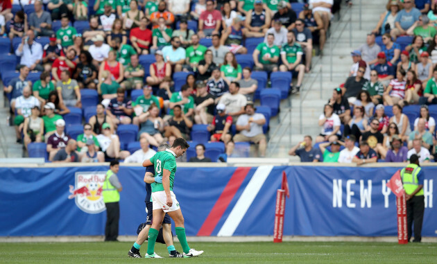 Joey Carbery goes off injured