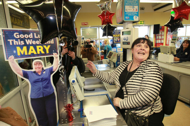 X Factor's Mary Byrne returns to Ballyfermot - Dublin