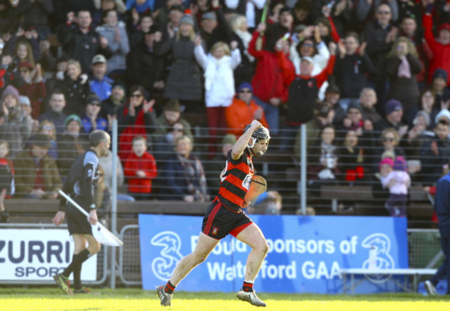 JJ Hutchinson celebrates scoring a point