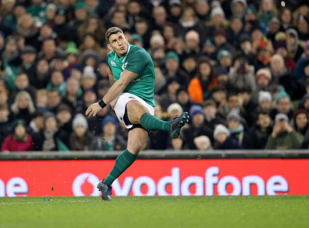 Ian Keatley kicks a penalty