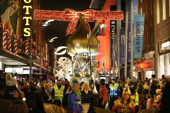 0538Dublin Town Christmas Lights_90529822