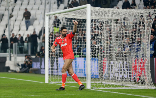 Juventus v Barcelona - UEFA Champions League - Group D - Juventus Stadium