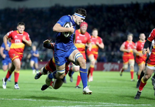 Max Deegan runs in for a try