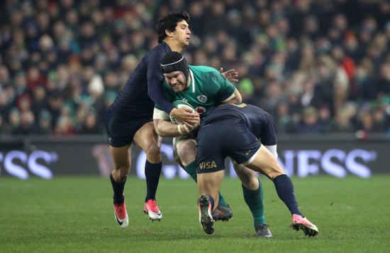 Sean O&rsquo;Brien is tackled by Joaquin Tuculet