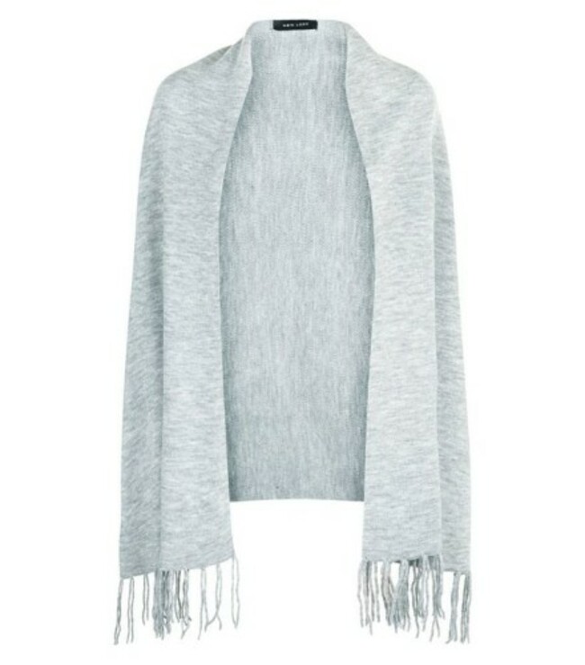 pale-grey-fringe-hem-ribbed-wrap