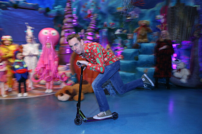 TOY SHOW124_90530727