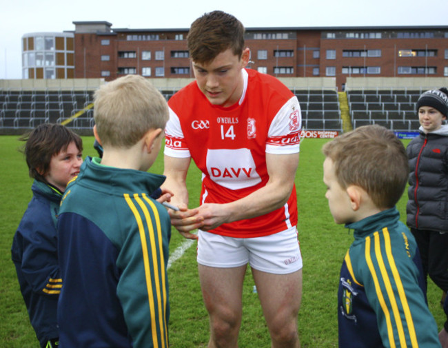 Cuala's Con O'Callaghan signs autographs