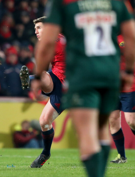 Ian Keatley kicks a penalty