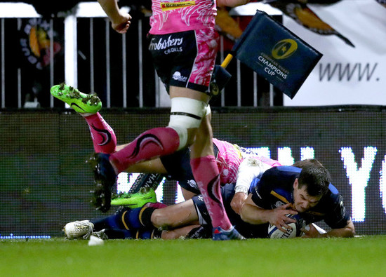 Johnny Sexton scores a try despite Henry Slade