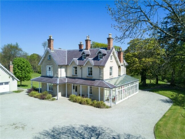 64b9884491f38c78af56d11818040244