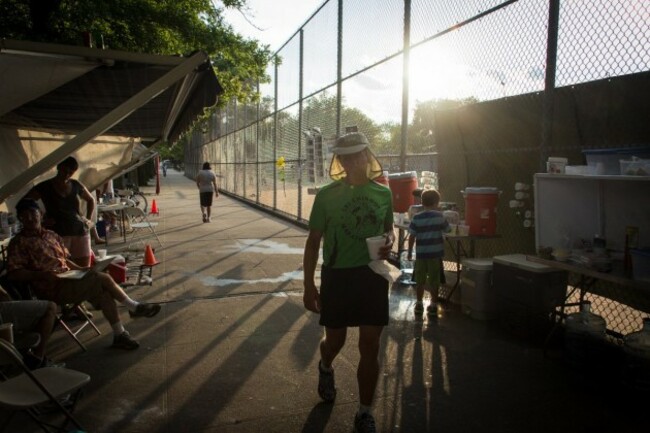 in-the-self-transcendence-3100-mile-race-racers-must-complete-5649-laps-around-one-block-in-queens-new-york-within-52-days