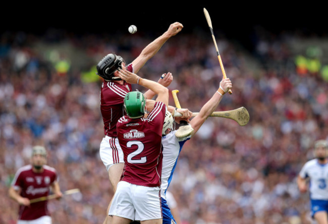 Aidan Harte and Adrian Tuohy with Shane Bennett