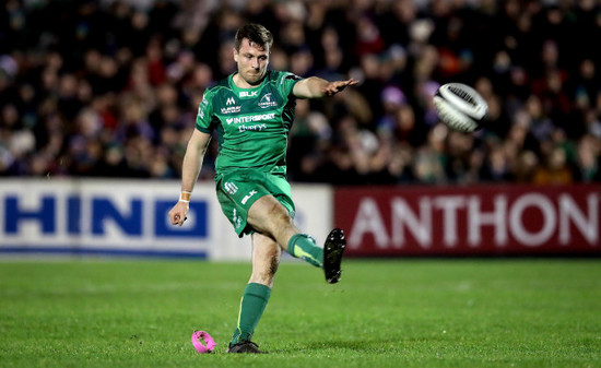 Jack Carty kicks a conversion