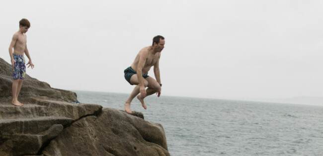 FORTY FOOT XMAS SWIM  758A2771_90532929