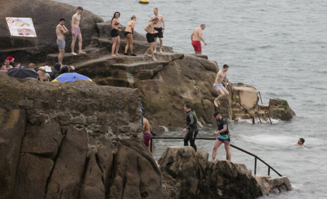 FORTY FOOT XMAS SWIM 758A2725_90532928