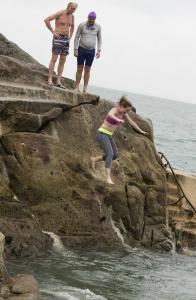 4 FORTY FOOT XMAS SWIM 758A2799_90532931