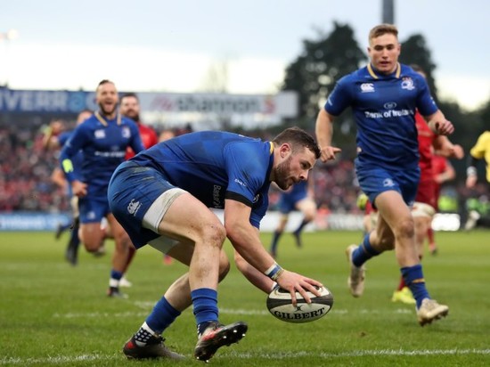 Robbie Henshaw scores a try